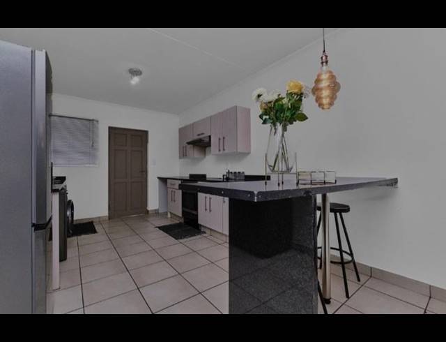 3 BEDROOM PROPERTY TO RENT IN LONEHILL